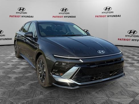 Used 2025 Hyundai Sonata SEL FWD image 1