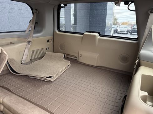 Used 2011 Nissan Armada Platinum w/ 2nd Row Captain Seat Pkg image 7