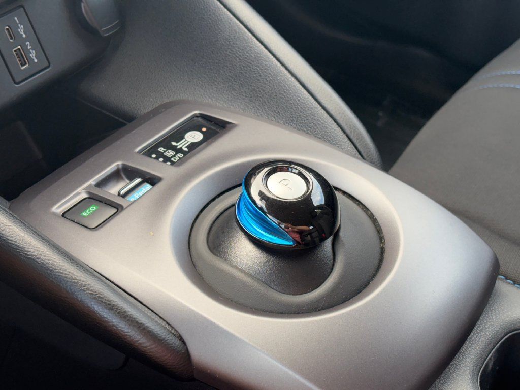 Used 2025 Nissan Leaf S FWD image 20