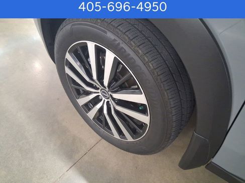 Used 2024 Nissan Pathfinder Platinum w/ Cargo Package image 27