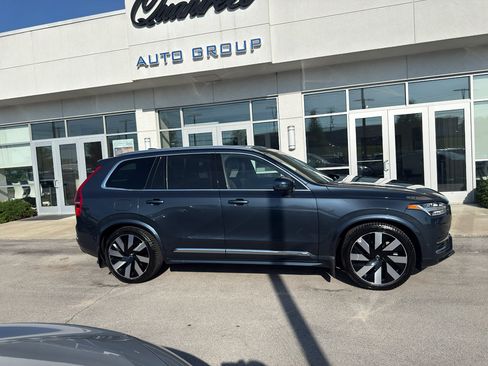 Used 2024 Volvo XC90 T8 Ultimate AWD/4WD image 2