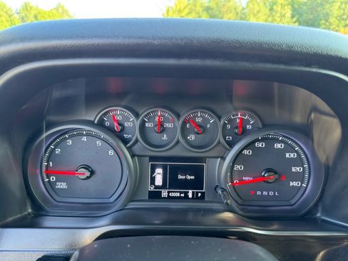 Used 2020 Chevrolet Silverado 2500 W/T w/ WT Convenience Package AWD/4WD image 15