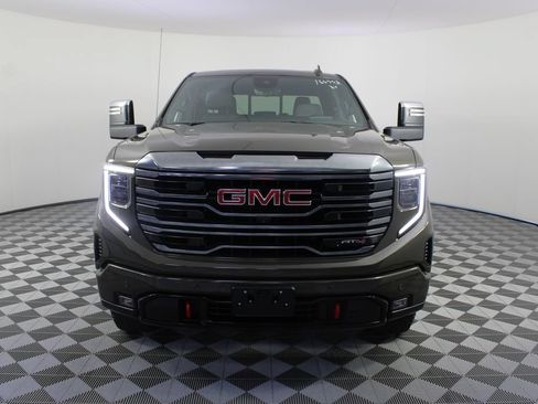 Used 2024 GMC Sierra 1500 AT4 w/ Technology Package AWD/4WD image 32