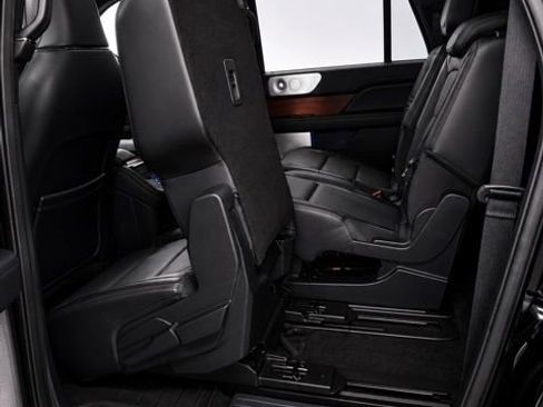Used 2022 Lincoln Navigator L Reserve AWD/4WD image 21
