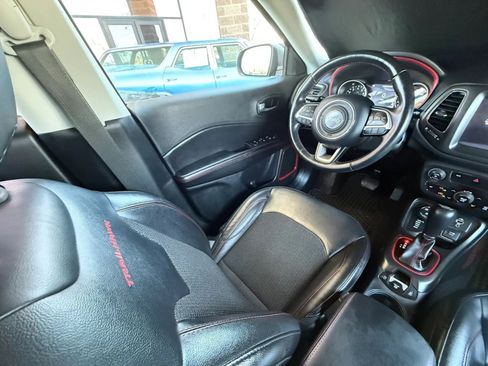 Used 2018 Jeep Compass Trailhawk w/ Navigation Group AWD/4WD image 45