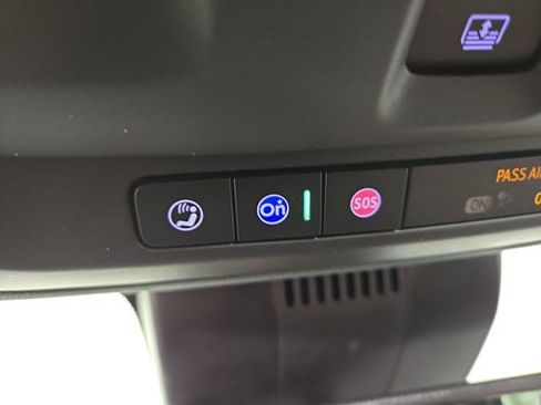 Used 2023 Chevrolet Suburban Z71 w/ Luxury Package image 29