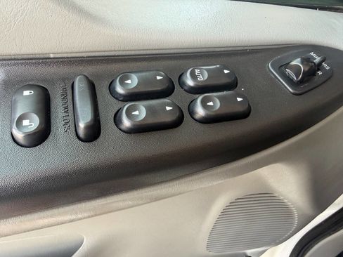 Used 2005 Ford F350 Lariat image 28