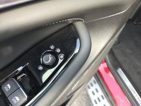 Used 2024 Jeep Grand Cherokee L Overland w/ Advanced Protech Group III image 30