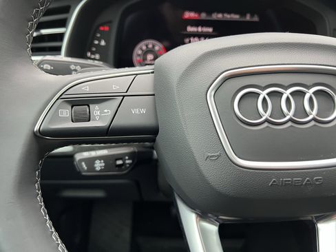 Used 2025 Audi Q8 Premium Plus image 19