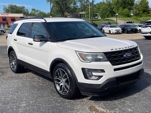 Used 2017 Ford Explorer Sport AWD/4WD image 2