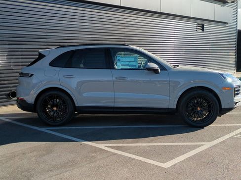Used 2026 Porsche Cayenne image 8