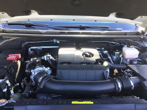 Used 2023 Nissan Frontier PRO-4X w/ Pro Convenience Package image 5