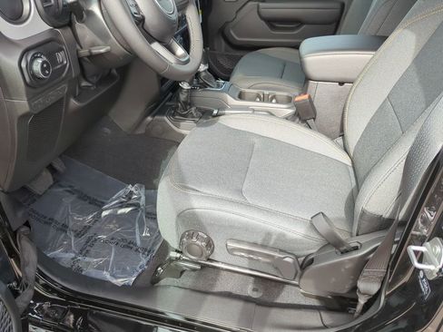 New 2025 Jeep Gladiator Sport image 37