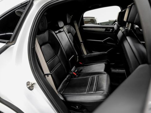 Used 2023 Porsche Cayenne Base image 47