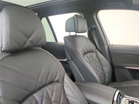 Used 2026 BMW X5 xDrive40i w/ M Sport Package image 15