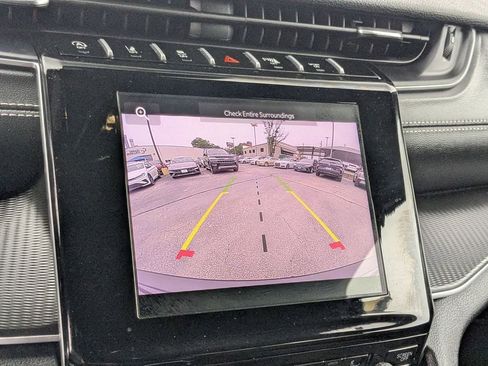 Used 2025 Jeep Grand Cherokee Altitude AWD/4WD image 19