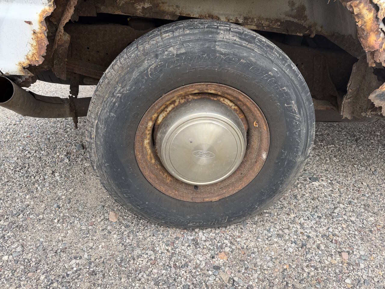 Used 1999 Ford E-350 and Econoline 350 Super Duty RWD image 11
