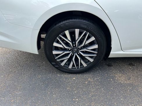 Used 2025 Nissan Altima 2.5 SV FWD image 5