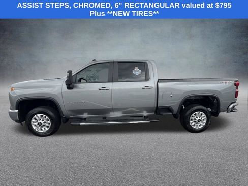 Used 2025 Chevrolet Silverado 2500 LT w/ Convenience Package AWD/4WD image 4