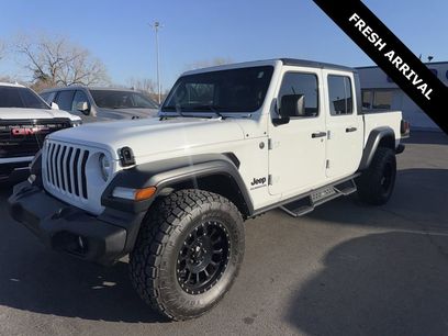 Used 2022 Jeep Gladiator Sport w/ Trailer Tow Package