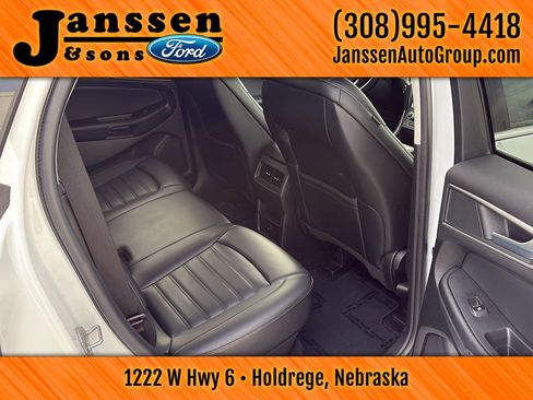 Used 2024 Ford Edge SEL image 18