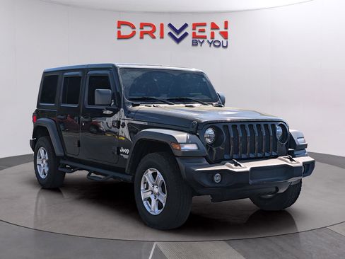 Used 2018 Jeep Wrangler Unlimited Sport S image 7