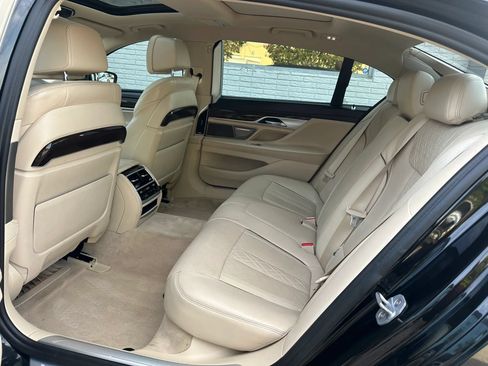 Used 2019 BMW 740i w/ Executive Package RWD image 18