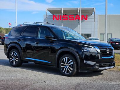 New 2025 Nissan Pathfinder Platinum w/ Cargo Package