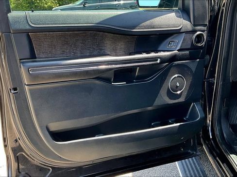 Used 2019 Ford Expedition Max Limited AWD/4WD image 23