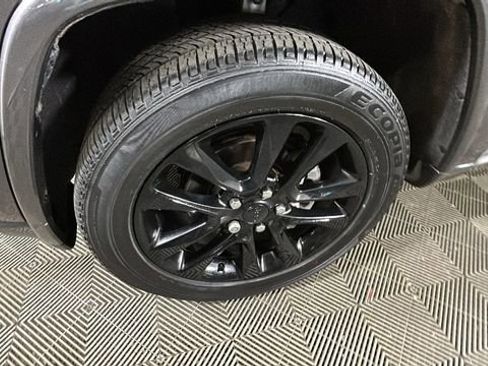 Used 2020 Jeep Grand Cherokee Altitude AWD/4WD image 10