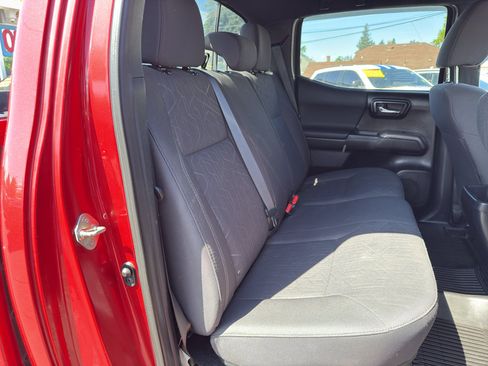 Used 2017 Toyota Tacoma TRD Sport w/ Tow Package AWD/4WD image 18