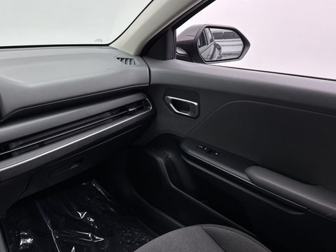 Used 2025 Kia K4 FWD image 24