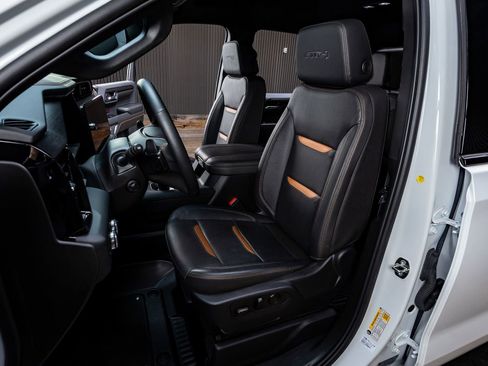 Used 2024 GMC Sierra 1500 AT4 w/ Technology Package image 30