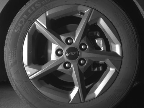 Used 2025 Kia K4 LXS image 13