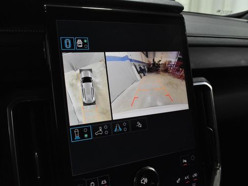 Used 2026 GMC Acadia Elevation w/ Elevation Premium Package FWD image 19