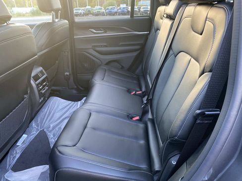 New 2025 Jeep Grand Cherokee Limited image 7