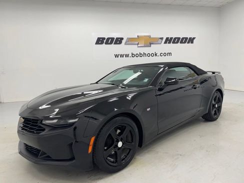 Used 2019 Chevrolet Camaro LT RWD image 1