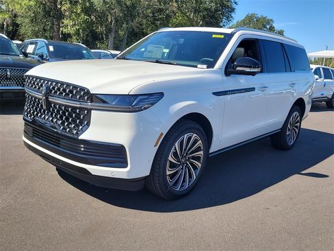 New 2025 Lincoln Navigator Black Label image 2