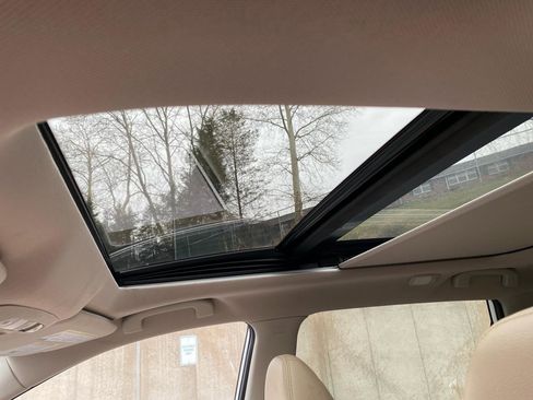 Used 2019 Nissan Rogue SL w/ Premium Package image 23