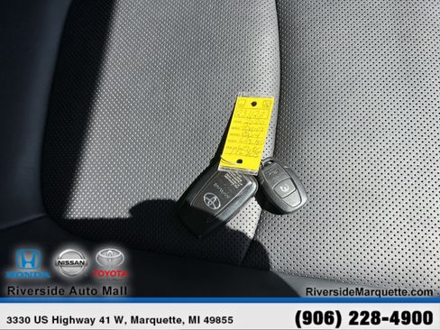Used 2020 Toyota RAV4 Limited AWD/4WD image 28