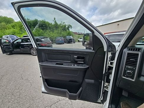 Used 2016 RAM 2500 Tradesman w/ Chrome Appearance Group AWD/4WD image 19