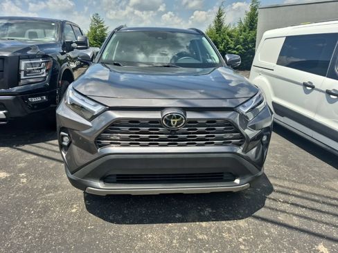 Used 2022 Toyota RAV4 Limited AWD/4WD image 2
