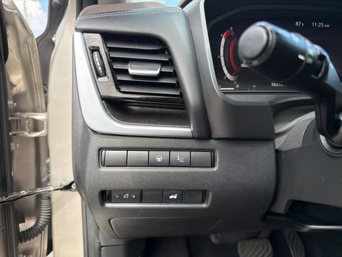 Used 2021 Nissan Rogue Platinum FWD image 33