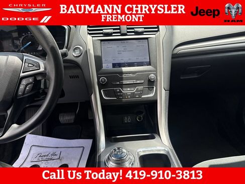 Used 2020 Ford Fusion SE FWD image 17