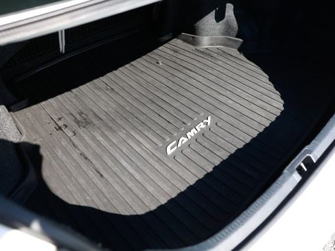 Used 2017 Toyota Camry XLE w/ Moonroof Package image 29