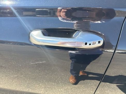 Used 2023 Hyundai Palisade SEL w/ Premium Package image 12