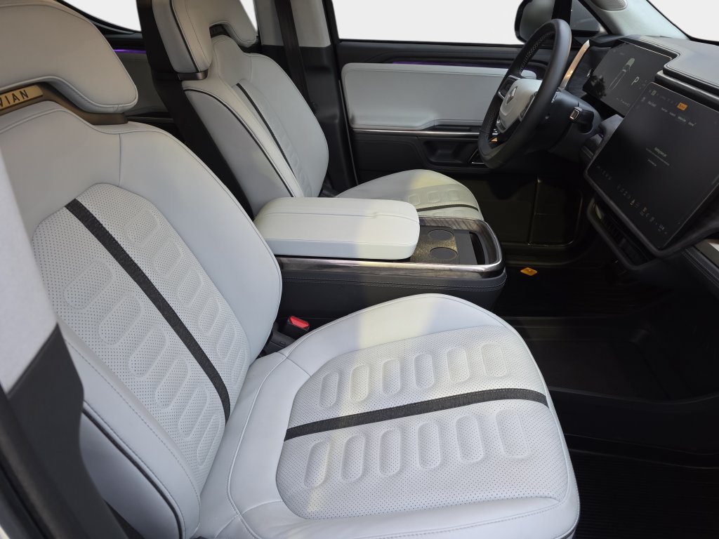 Used 2022 Rivian R1T Adventure AWD/4WD image 12