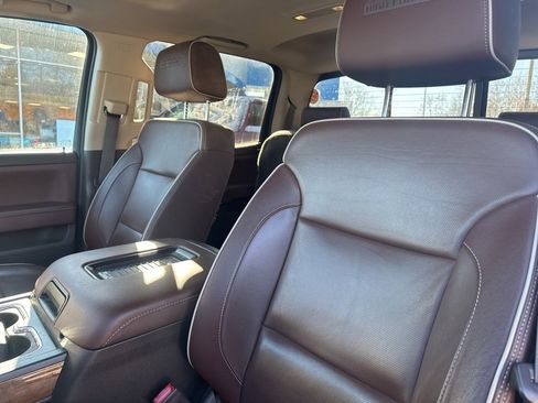 Used 2018 Chevrolet Silverado 1500 High Country image 12