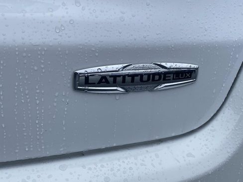 Certified 2023 Jeep Compass Latitude image 6