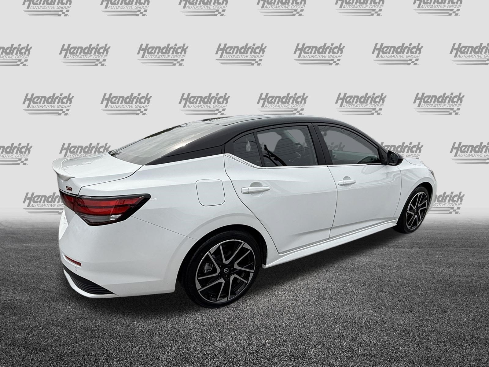Used 2024 Nissan Sentra SR FWD image 11